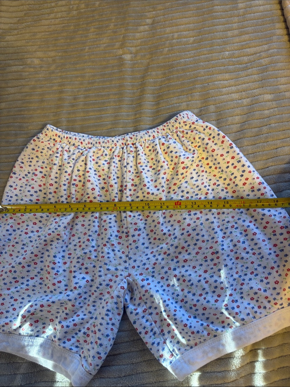 Women's White Floral-Print Cotton Lounge Shorts - Picture 8 of 10